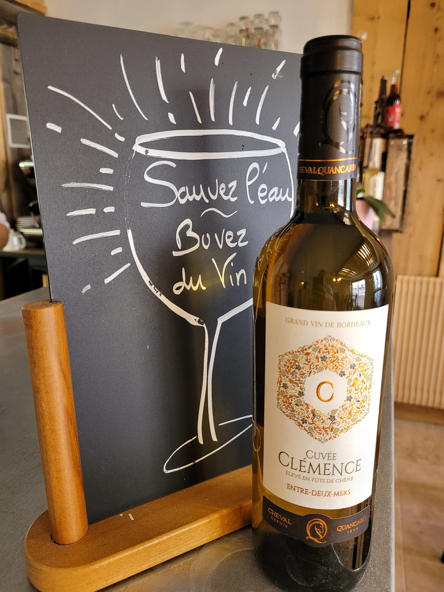 Bouteille de vin blanc