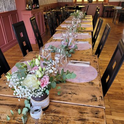 355156961_251883954154187_2939694918481331341_n photo de la table de l'art des choix décorée
